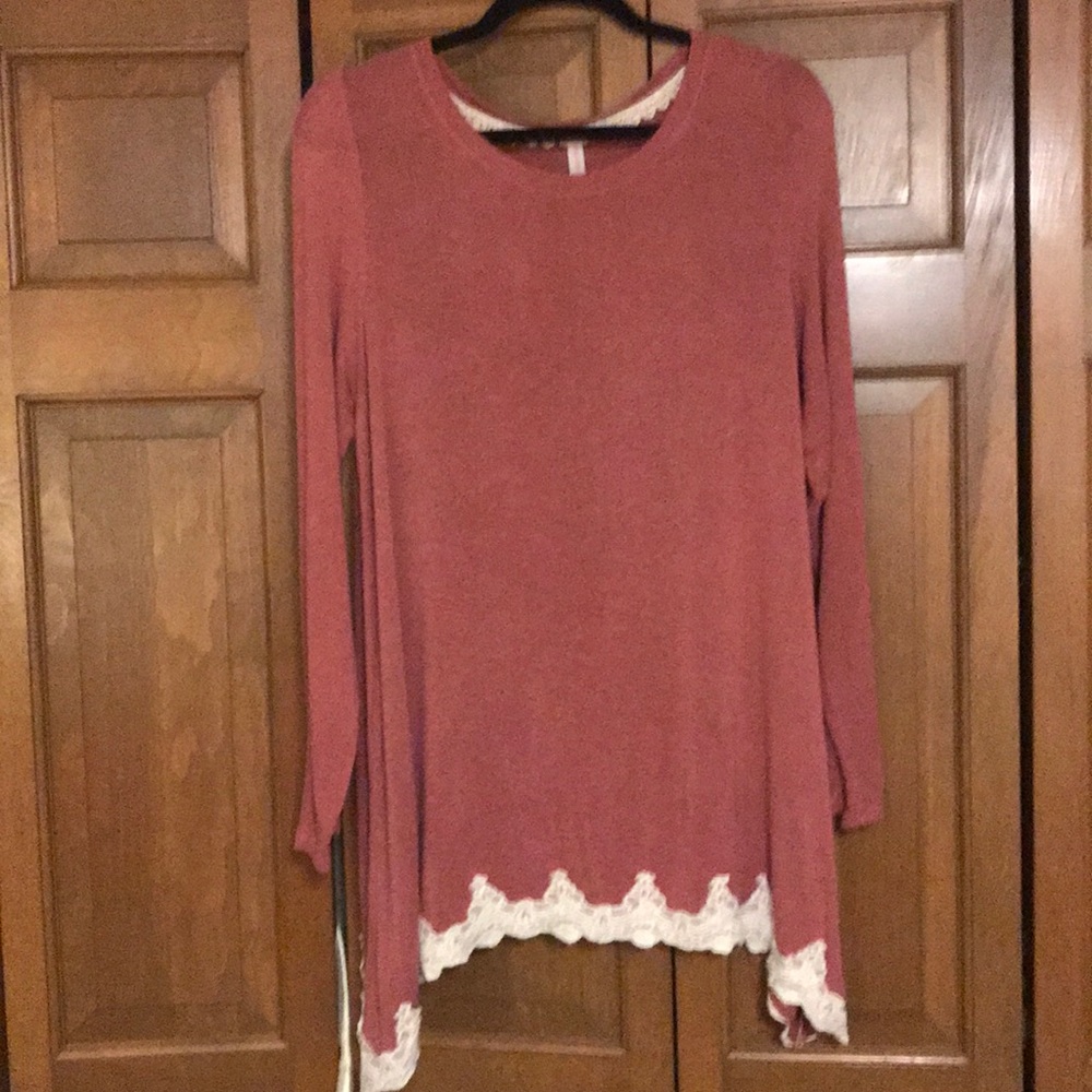 Comfy Lace Trimmed Long Sleeved Shirt